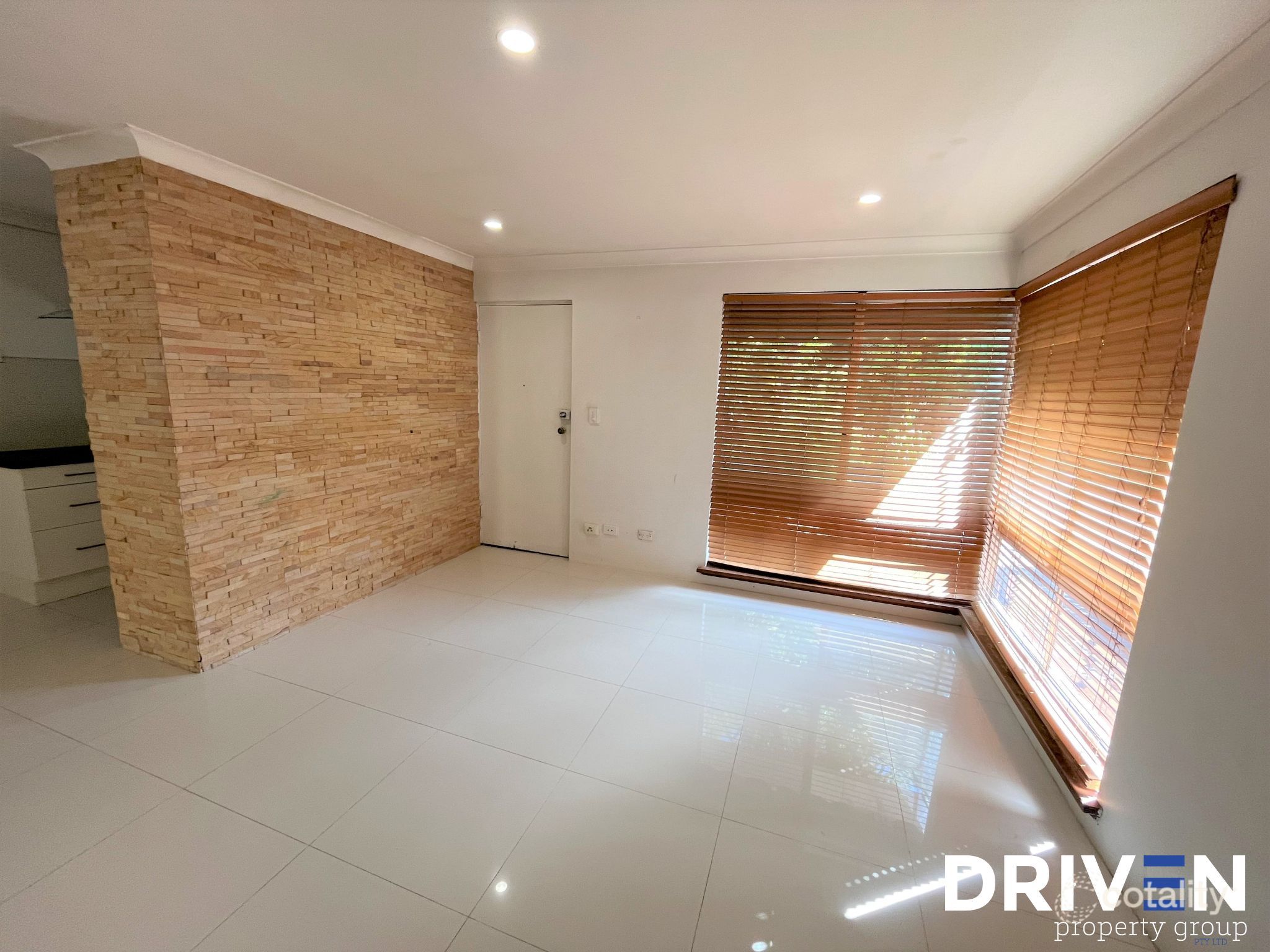 1/304 Preston Point Rd, Attadale, WA 6156