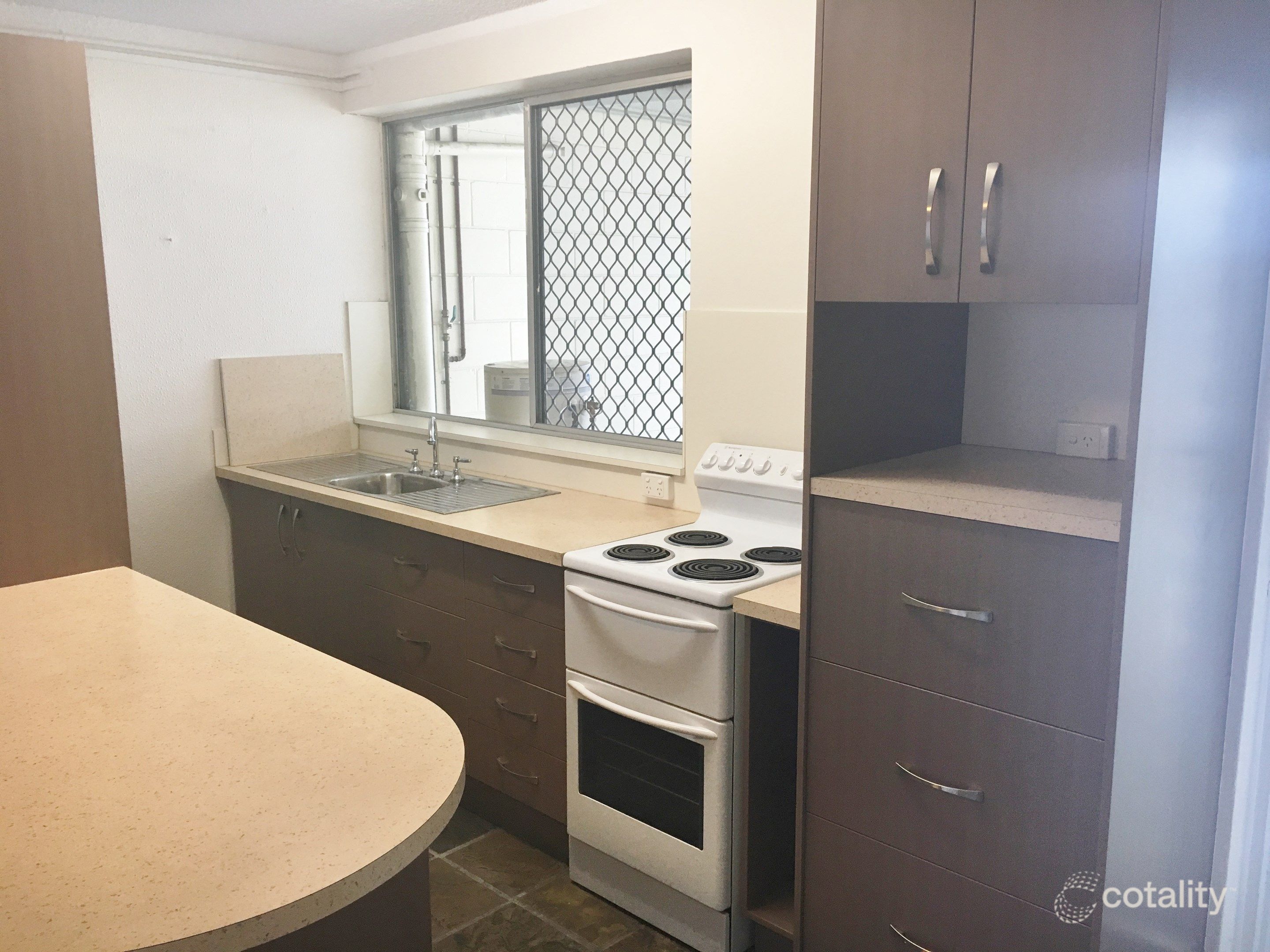 2/352 Ross River Rd, Cranbrook, QLD 4814