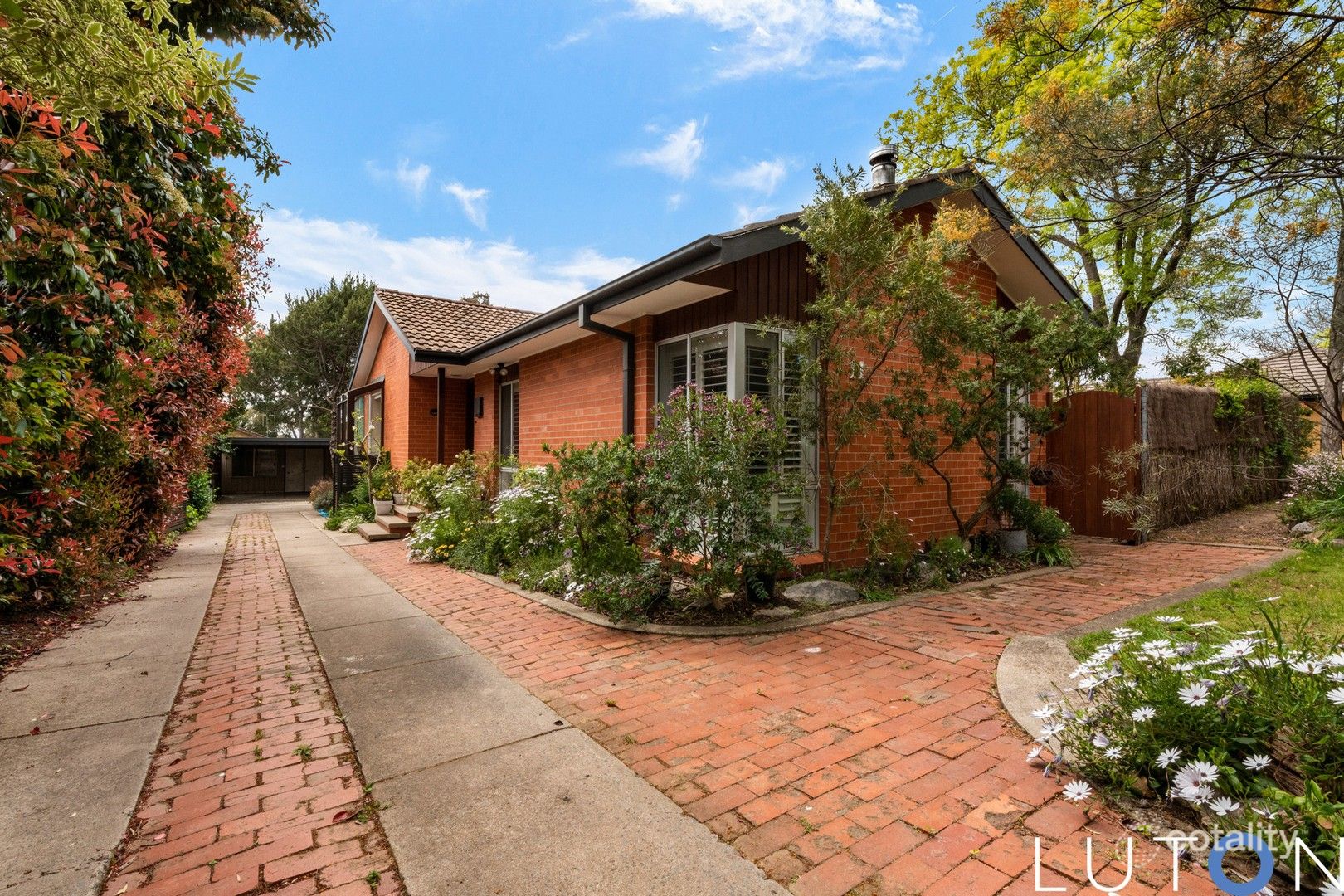 11 Blackman Cres, Macquarie, ACT 2614