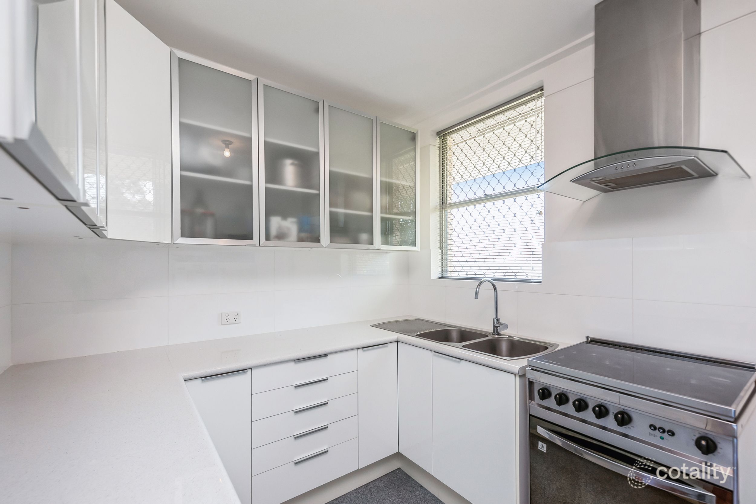 2/19 Raymond St, Yokine, WA 6060