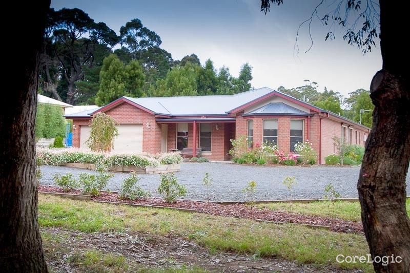 36 South Rd, Woodend, VIC 3442