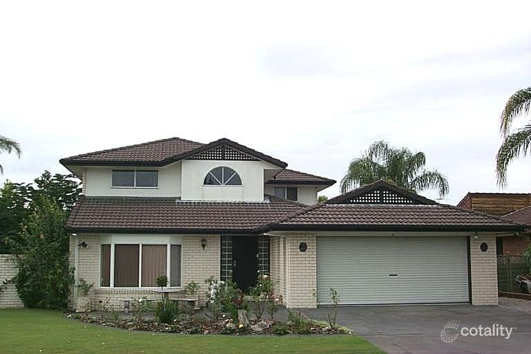 5 Walker Ct, Banksia Beach, QLD 4507