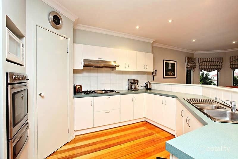 1 Chandos Pl, Attwood, VIC 3049
