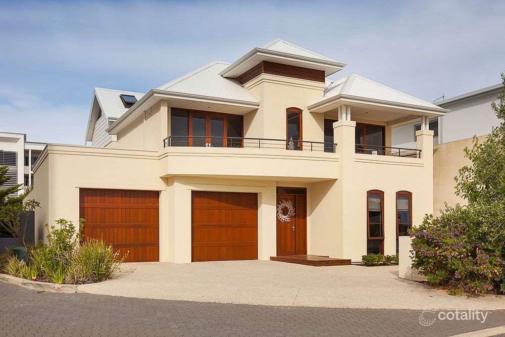 18 Enderby Cl, North Coogee, WA 6163