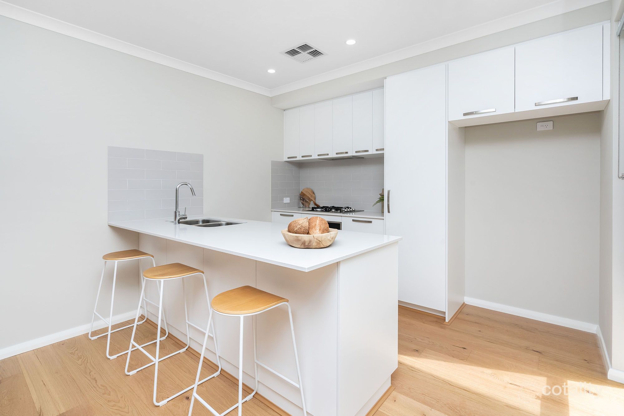 10 Gwendoline Dr, Beldon, WA 6027