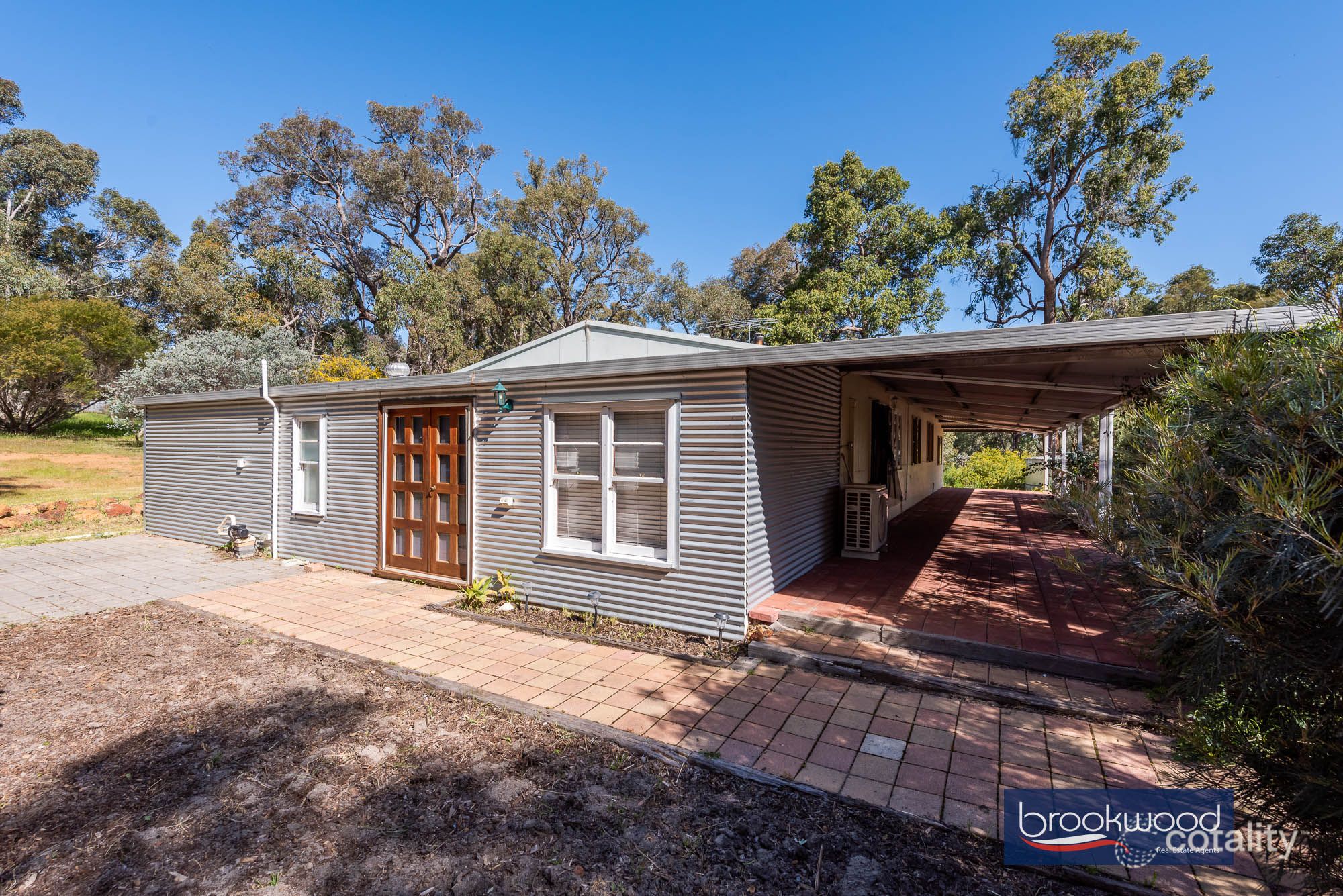 165 Stokes Cl, Wooroloo, WA 6558