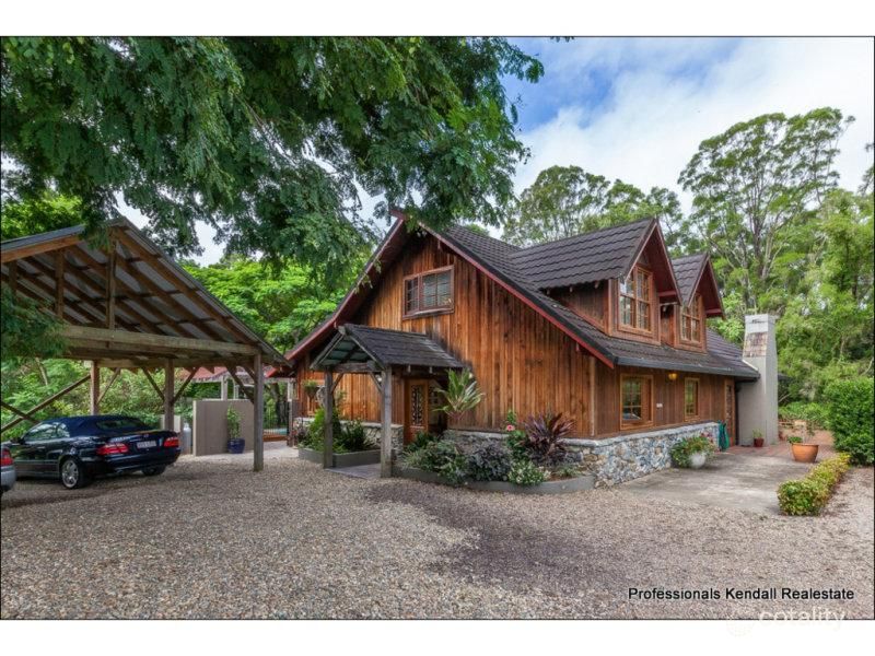 24 Henri Robert Dr, Clagiraba, QLD 4211