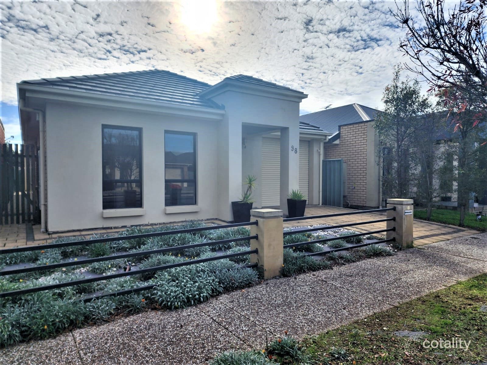 98 Shoalhaven Cct, Mawson Lakes, SA 5095