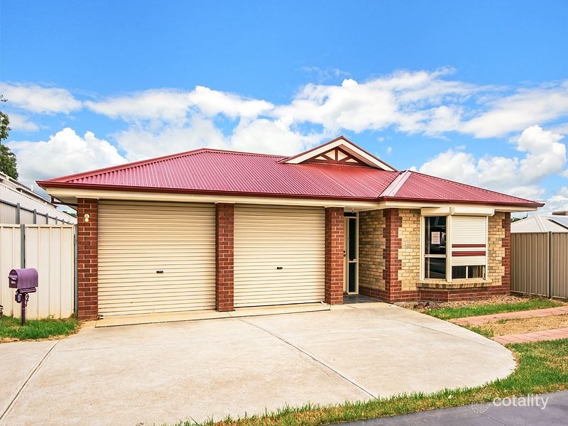 4 Madeleine Cl, Morphett Vale, SA 5162