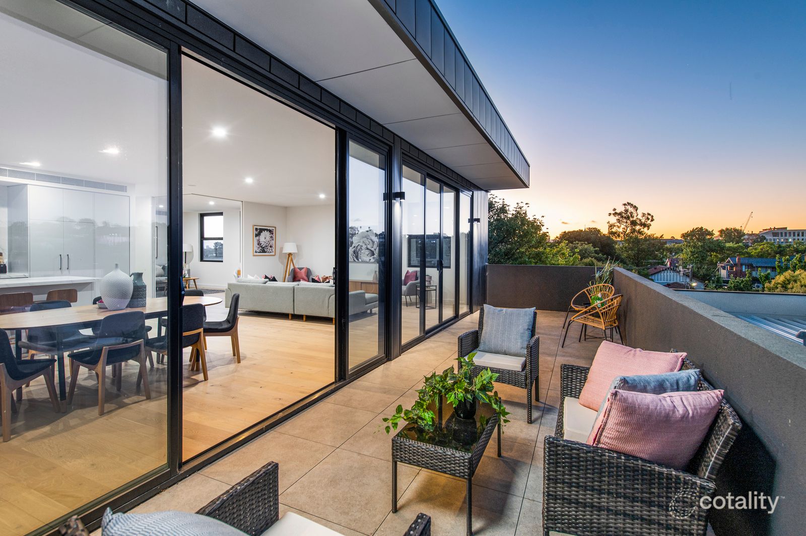 201/281 Barkers Rd, Kew, VIC 3101