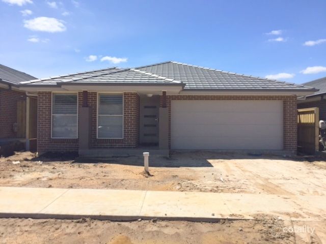 25 Silverwood St, Gledswood Hills, NSW 2557