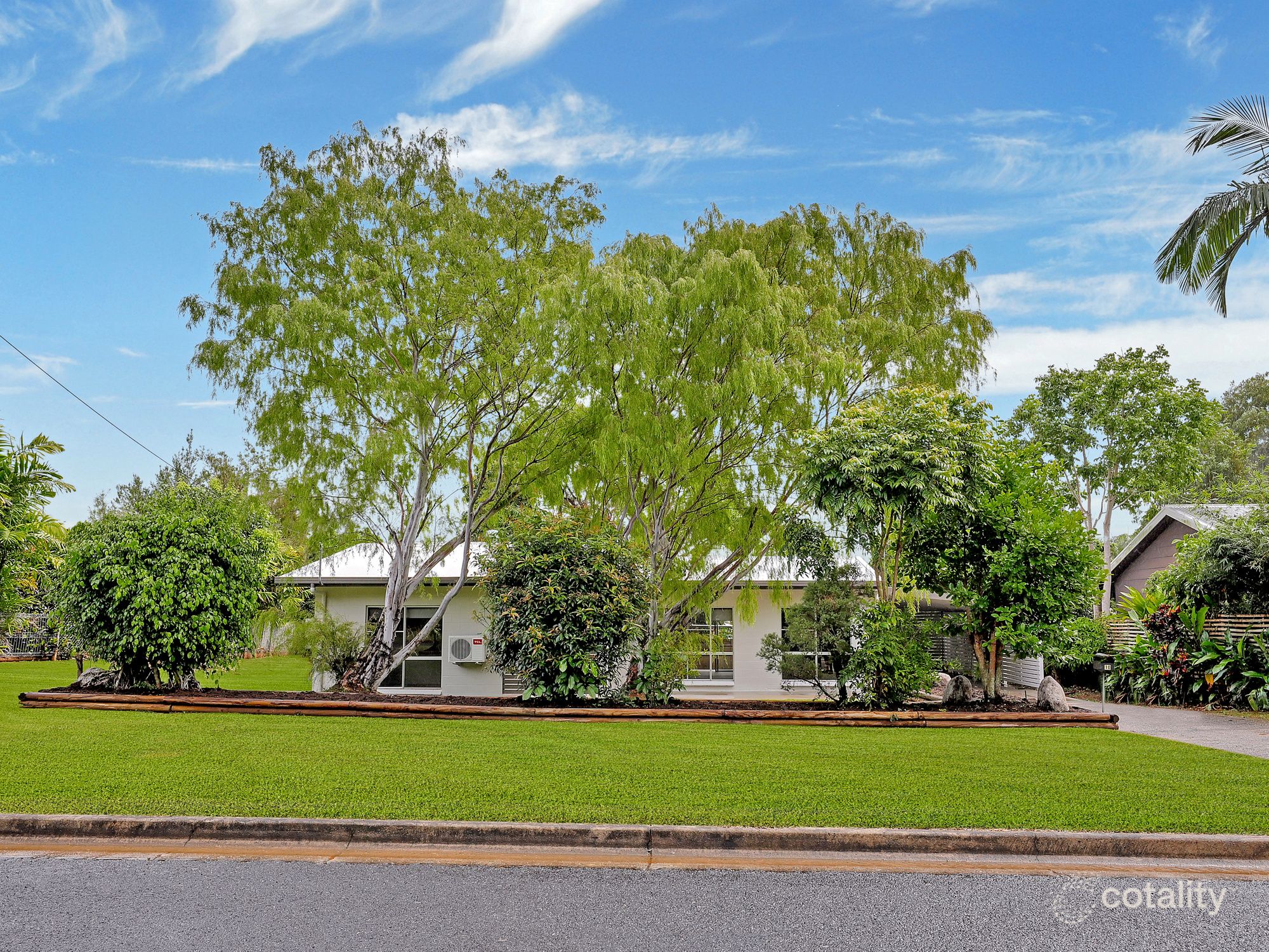 10 Talasea St, Trinity Beach, QLD 4879