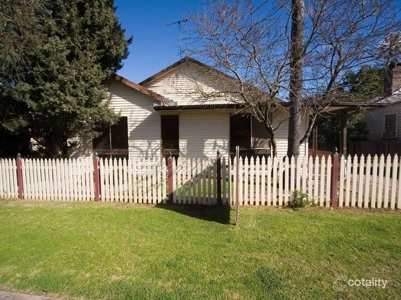 19 Campbell St, Picton, NSW 2571