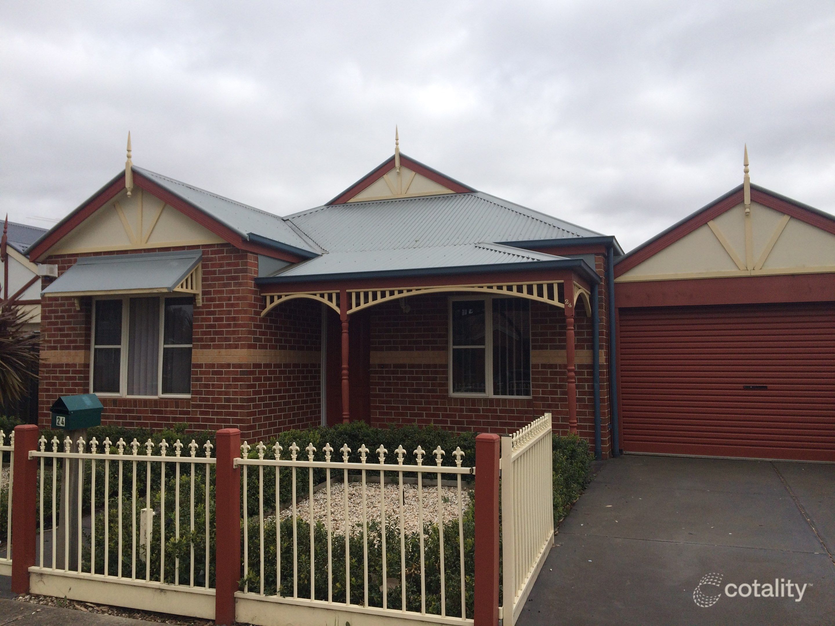 24 Scarvell Cres, Caroline Springs, VIC 3023