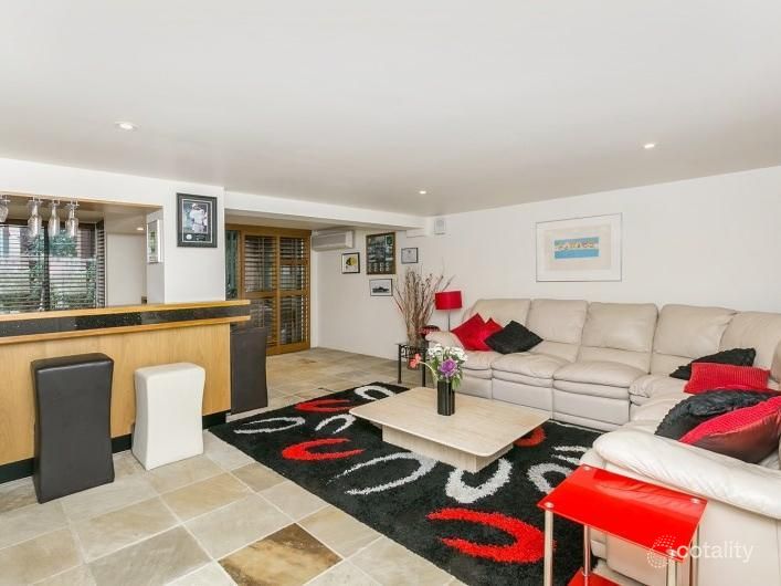 110/20 Fairway Dr, Clear Island Waters, QLD 4226