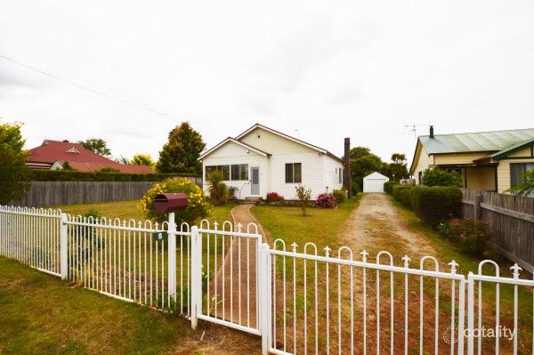8 Tenterden St, Guyra, NSW 2365