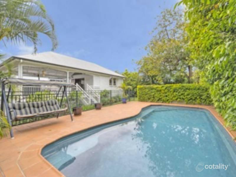 102 Pine St, Wynnum, QLD 4178