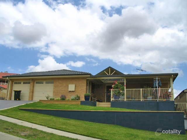 2 Hampton Way, Maryland, NSW 2287