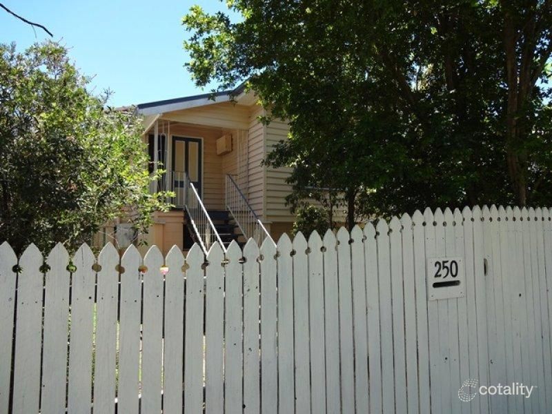 250 Verney Rd E, Graceville, QLD 4075