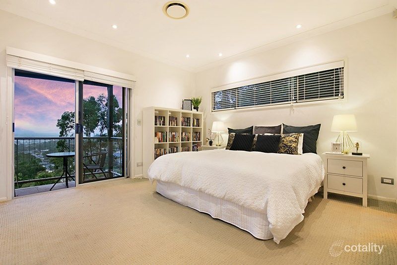 261 Springwood Rd, Springwood, QLD 4127