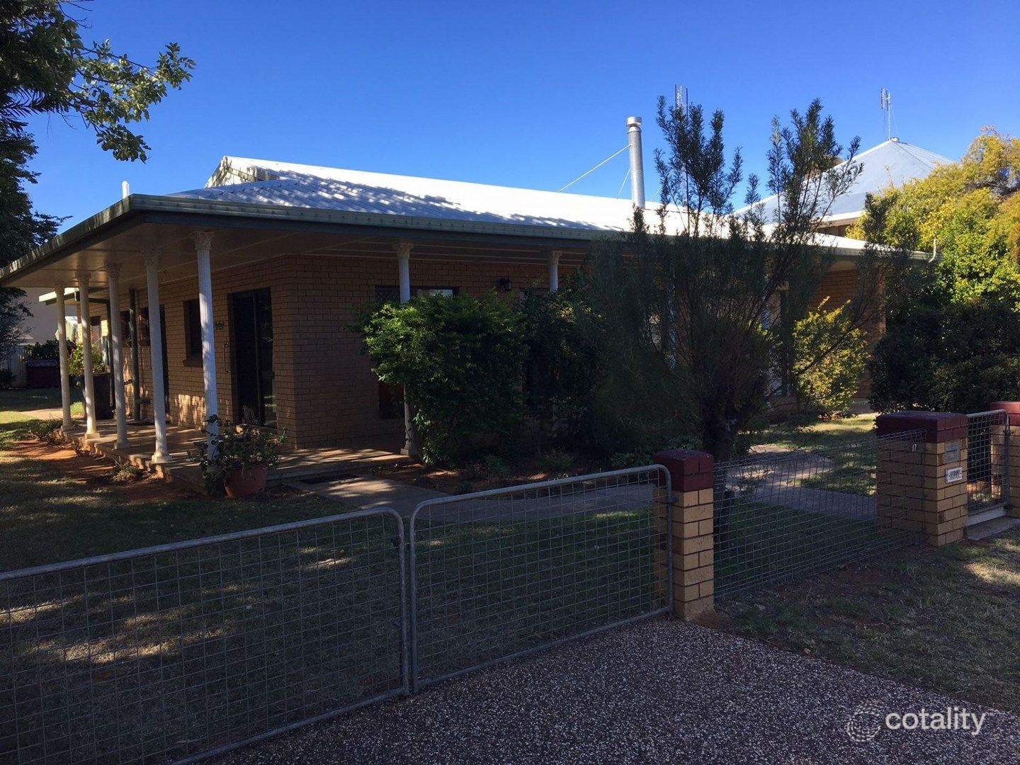 17 Claydon St, Chinchilla, QLD 4413