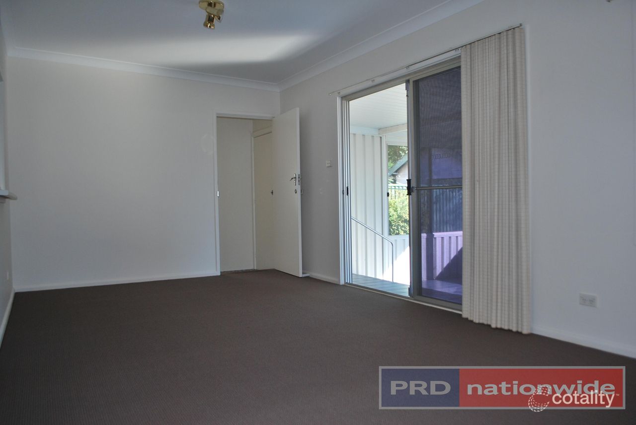 15 Thomas St, Picnic Point, NSW 2213