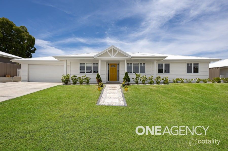 16 Kellerman Cres, Boorooma, NSW 2650