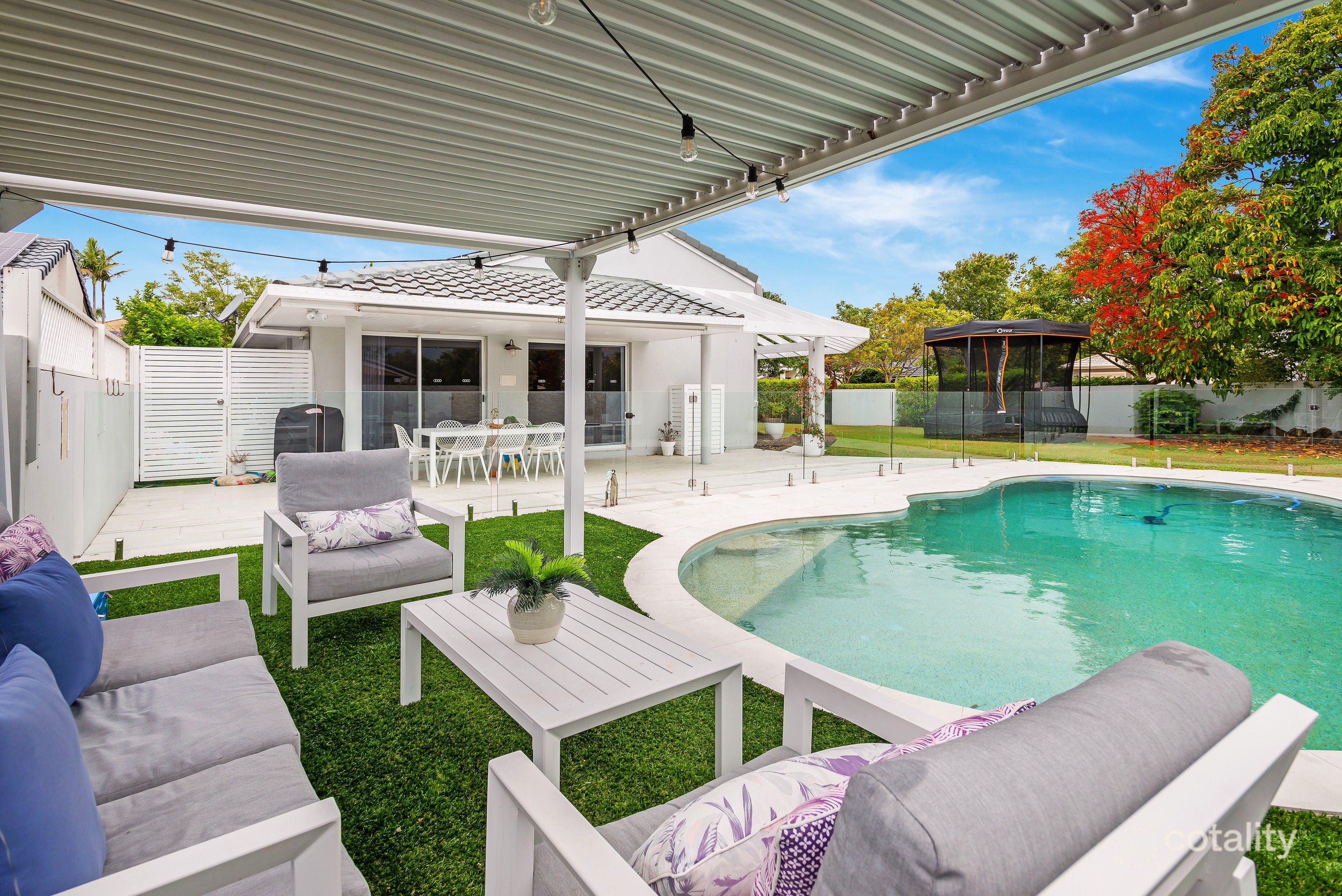 1 Charolais Cres, Benowa, QLD 4217