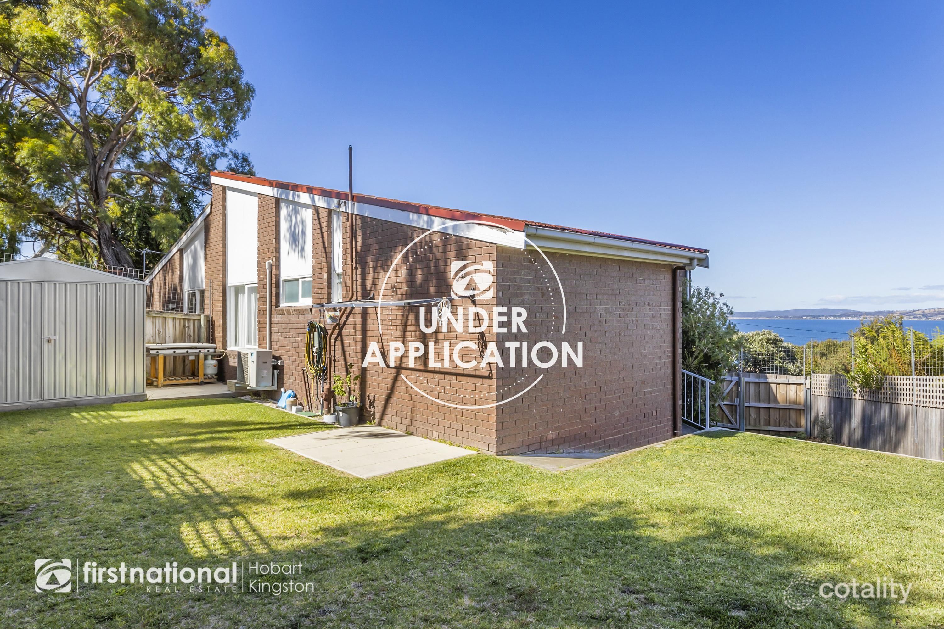 2/11 Kulgoa Pl, Blackmans Bay, TAS 7052