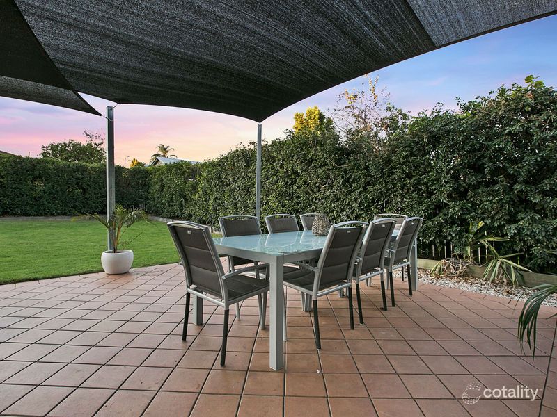 45 Lancelot St, Tennyson, QLD 4105