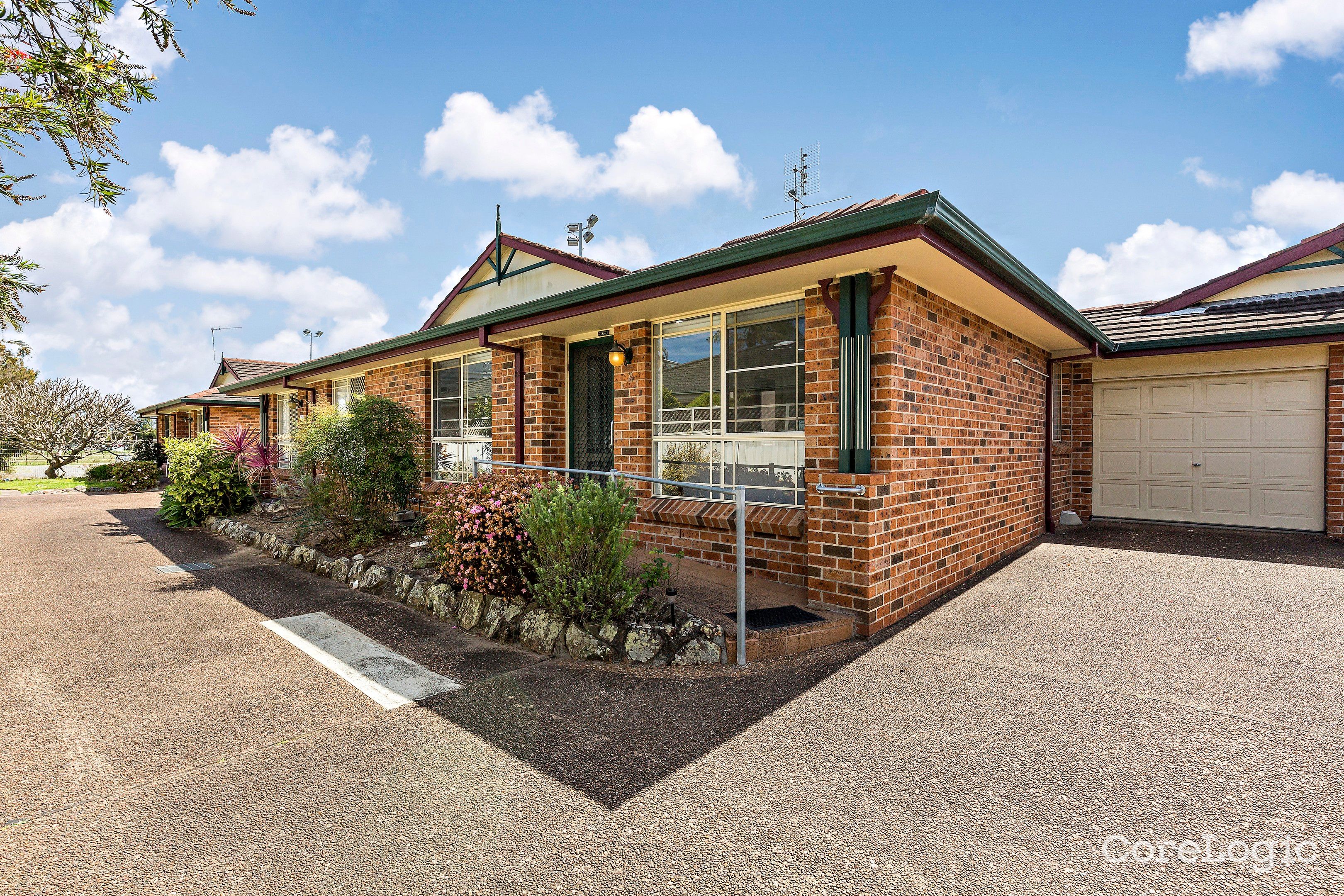 2/9 Charles St, Warners Bay, NSW 2282