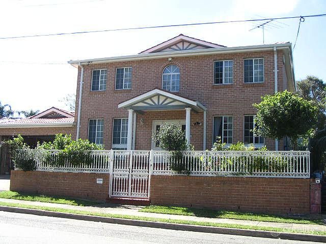 2 Buchanan St, Carlton, NSW 2218