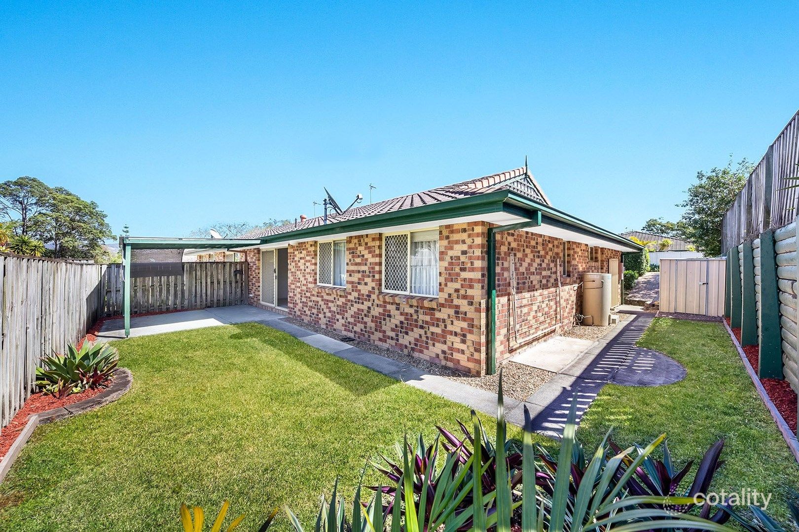 2/8 Dauphin Cres, Merrimac, QLD 4226