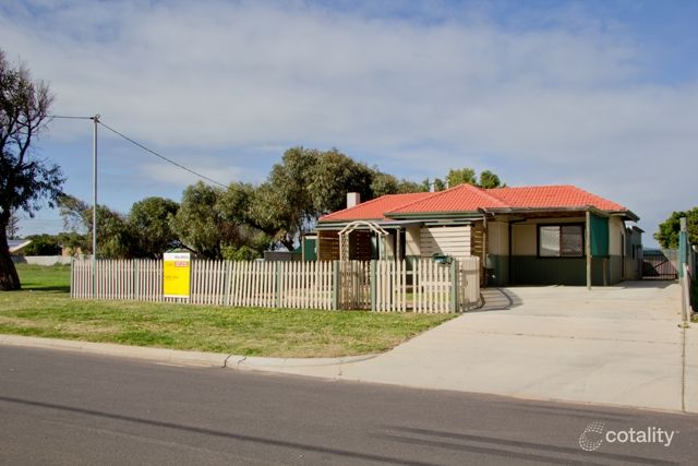 16 Whitfield St, Beachlands, WA 6530