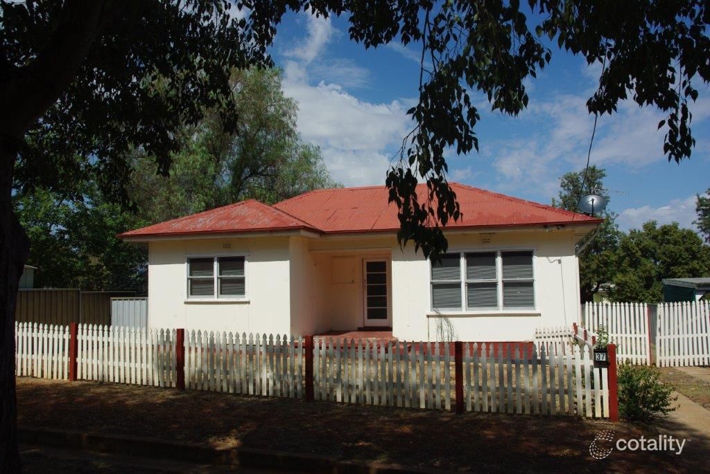 37 Short St, Wellington, NSW 2820