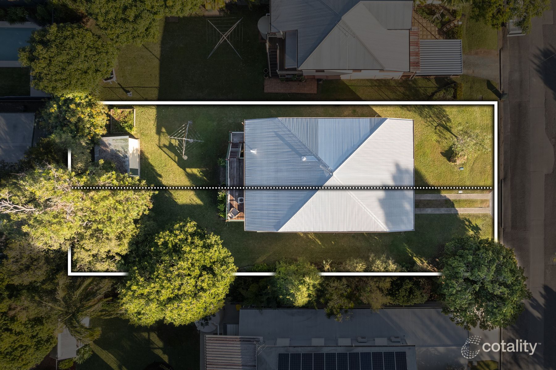 11 Robinson St, Shorncliffe, QLD 4017