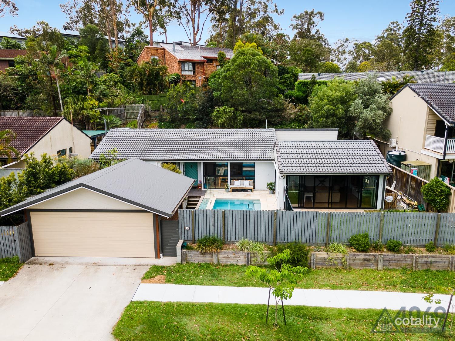 35 Ironbark Rd, Chapel Hill, QLD 4069