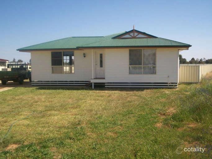 106 Wattle Cres, Narromine, NSW 2821