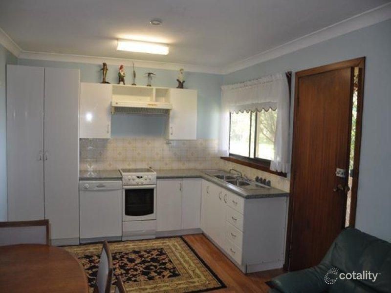2 Simon Cl, Chittaway Point, NSW 2261