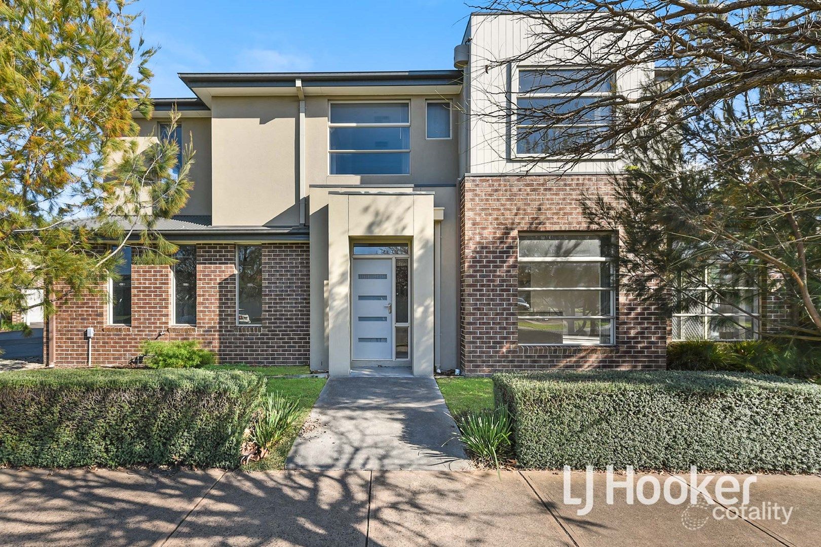 1/16-20 Honeysuckle Cl, Pakenham, VIC 3810