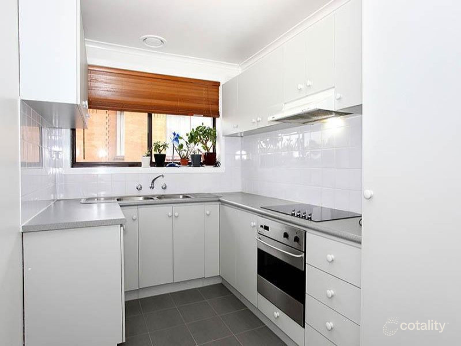 10/16 Forrest St, Albion, VIC 3020