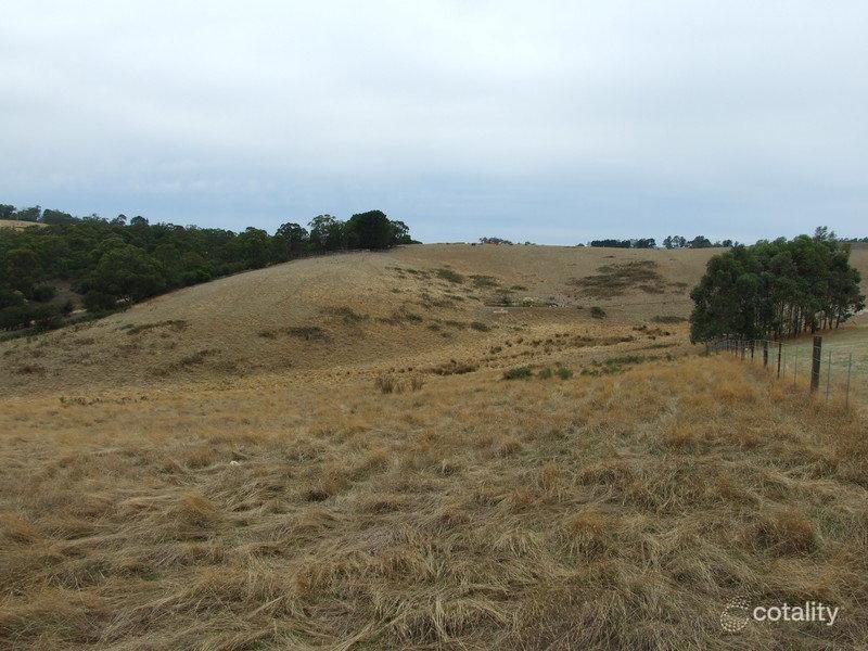 135 Mcgraths Trk, Hernes Oak, VIC 3825