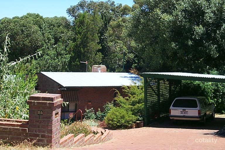 25 Grade Rd, Kelmscott, WA 6111