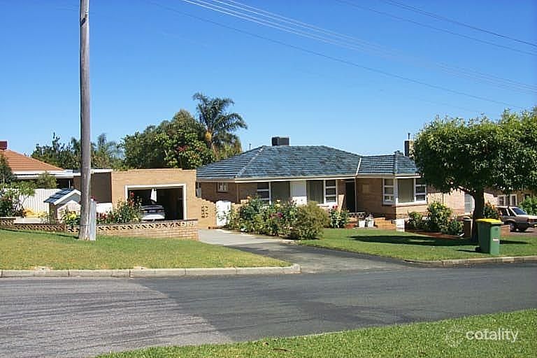 13 Hornsby St, Melville, WA 6156