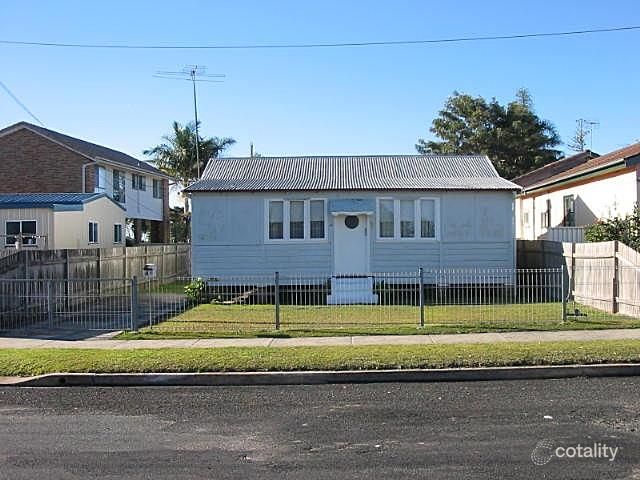 4b Manning Rd, The Entrance, NSW 2261