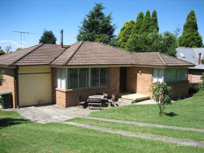 72-74 Govetts Leap Rd, Blackheath, NSW 2785