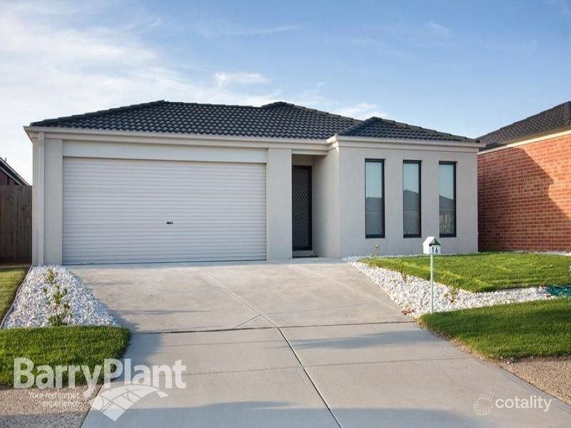 16 Whipbird Ct, Pakenham, VIC 3810
