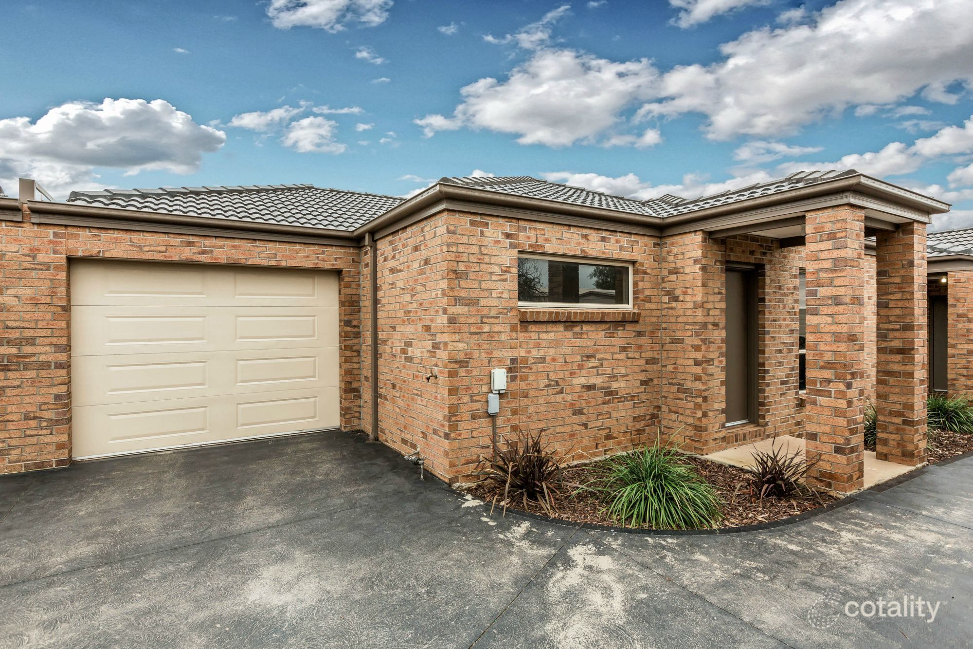 2/24 Exford Rd, Melton South, VIC 3338