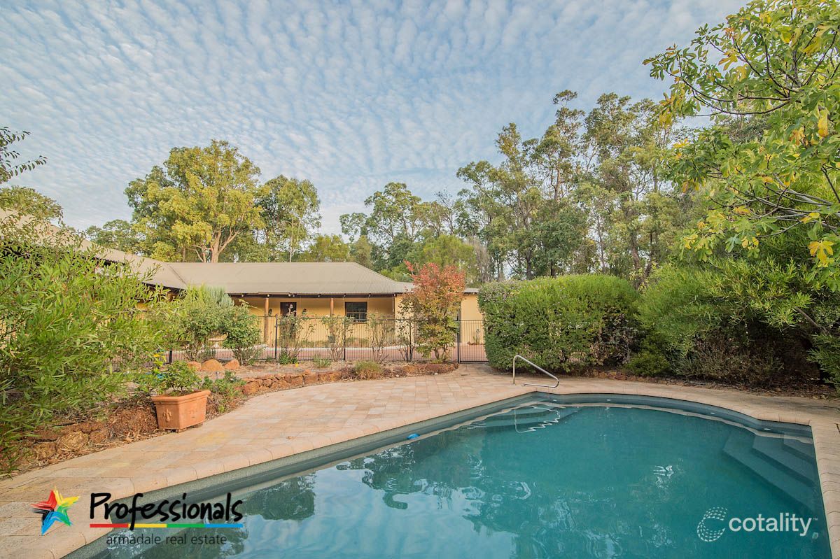 17 Protector Gr, Roleystone, WA 6111