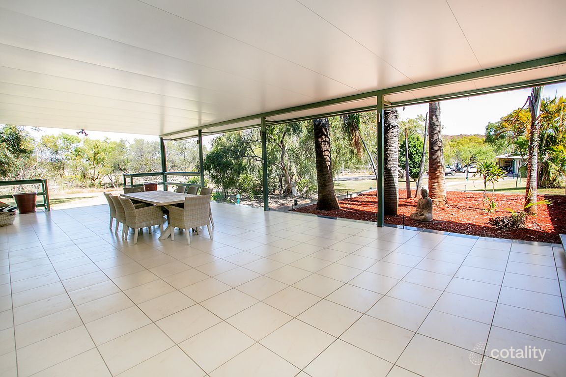 3 Lloyd Cl, Breakaway, QLD 4825